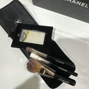 Chanel mini brush kit with mirror. Brand new.